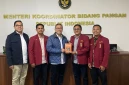Pengurus DPD IMM DKI Jakarta berfoto bersama Menteri Koordinator Bidang Pangan Republik Indonesia usai audiensi terkait ketahanan dan stabilitas pangan nasional di Jakarta.
