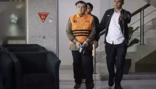 Imipas Silmy Karim mengenakan rompi tahanan dan tangan terborgol seusai menjalani pemeriksaan di Gedung Merah Putih KPK, Jakarta, Kamis, 4 Juni 2026. (Dok: Istimewa)