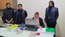 Dokter Tifa Saat Ujian S3 dan Didampingi 3 Polwan (Dok: Istimewa)