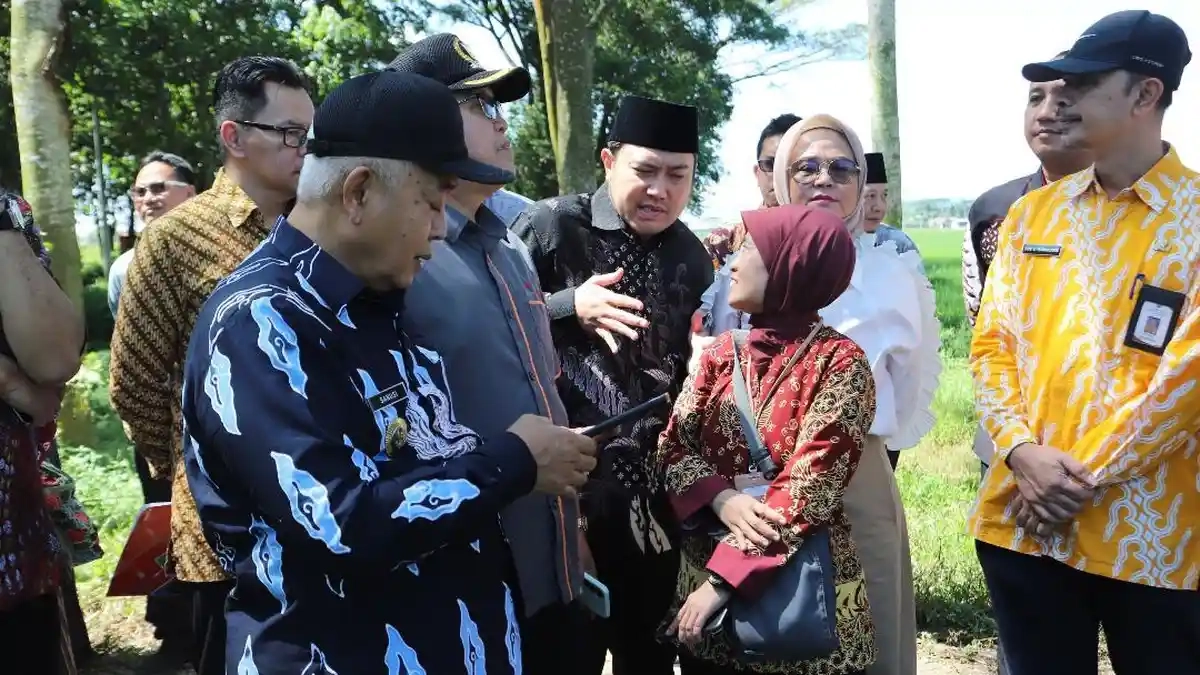 Bupati Kabupaten Malang, Bapak Sanusi Bersama DPRD Kabupaten Malang saat Survey Kandidat Lokasi Alun-alun Kepanjen (Dok: Istimewa)