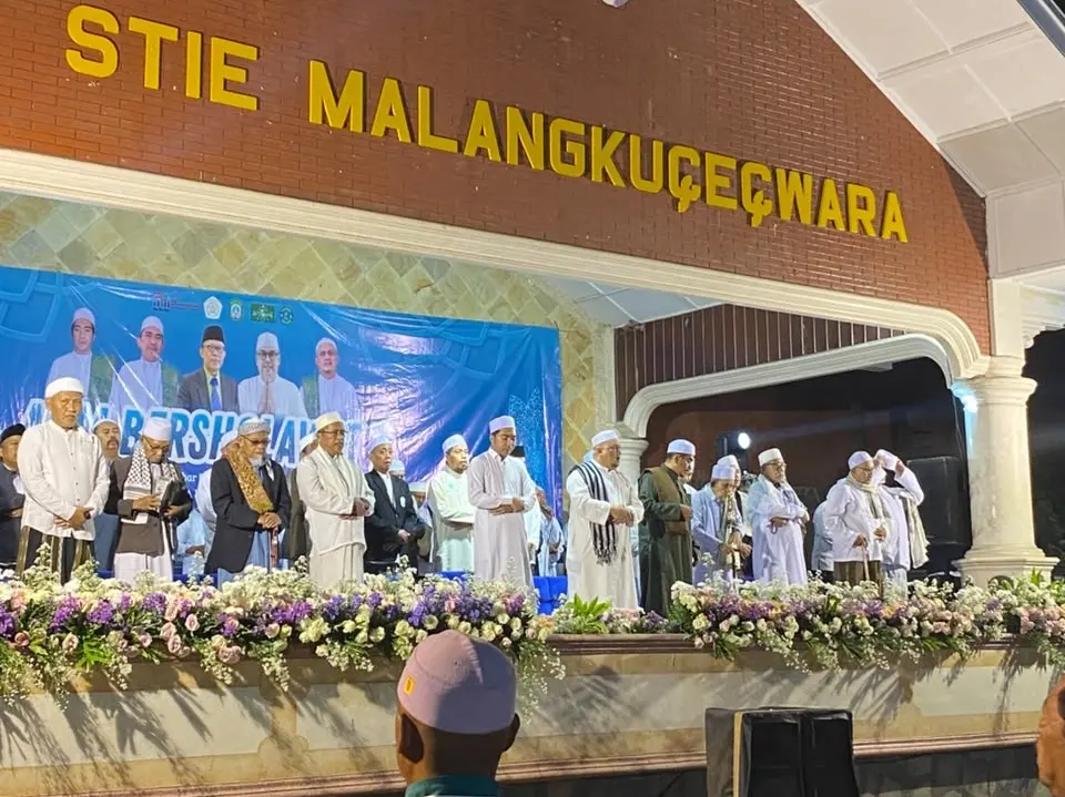 Suasana Panggung Acara ABM Bersholawat 7 yang Diadakan Oleh UKM Kerohanian Islam ABM (Dok: Istimewa)