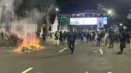 Kerusuhan aksi massa di Surabaya (foto: istimewa)