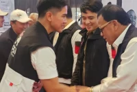 Ketua Umum DPP PSI, Kaesang Pangarep, menerima keanggotaan eks kepala daerah di Lampung dan eks legislator dalam acara Koordinasi Daerah (Rakorda) DPD PSI Kota Bandar Lampung di Pondok Rimbawan, Bandar Lampung (Dok: Istimewa)