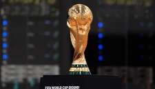 Trofi Resmi Piala Dunia 2026 Saat Dipamerkan (Dok: Istimewa)