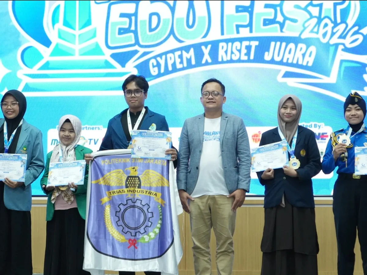 Para Penerima Penghargaan dalam Acara EDU FEST yang Diadakan GYPEM di ITN Malang. Gambar: Panitia