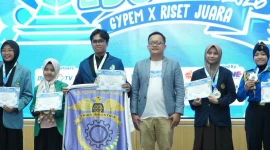 Para Penerima Penghargaan dalam Acara EDU FEST yang Diadakan GYPEM di ITN Malang. Gambar: Panitia