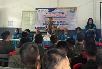 Kegiatan Pengabdian Kepada Masyarakat (PKM) yang dilaksanakan oleh mahasiswa Universitas Pamulang di SMK Bina Rahayu mengusung tema “Smart Teens in Digital Era: Bijak Main Gadget, Cerdas di Dunia Modern.” Kegiatan ini bertujuan memberikan edukasi kepada siswa tentang penggunaan gadget dan media digital secara bijak, aman, dan produktif agar mampu memanfaatkan teknologi untuk mendukung proses belajar serta kehidupan sehari-hari.