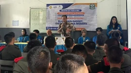 Kegiatan Pengabdian Kepada Masyarakat (PKM) yang dilaksanakan oleh mahasiswa Universitas Pamulang di SMK Bina Rahayu mengusung tema “Smart Teens in Digital Era: Bijak Main Gadget, Cerdas di Dunia Modern.” Kegiatan ini bertujuan memberikan edukasi kepada siswa tentang penggunaan gadget dan media digital secara bijak, aman, dan produktif agar mampu memanfaatkan teknologi untuk mendukung proses belajar serta kehidupan sehari-hari.