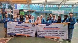 Sesi Foto bersama tim pelaksana PKM