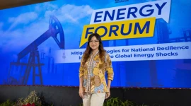 Hanni Siti Nur Handayani berfoto di sela pelaksanaan CNBC Indonesia Energy Forum 2026 yang membahas strategi Indonesia menghadapi potensi guncangan energi global dan menjaga ketahanan ekonomi nasional.