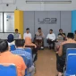 Jajaran manajemen, pegawai, dan Tenaga Alih Daya (TAD) PLN UP3 Jember mengikuti kajian keislaman sebagai momentum memperkuat nilai spiritual, integritas, dan semangat pelayanan kepada masyarakat.