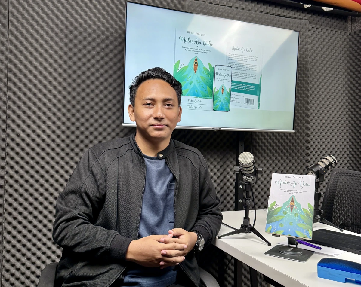 Ilham Febryan, Penulis buku berjudul 