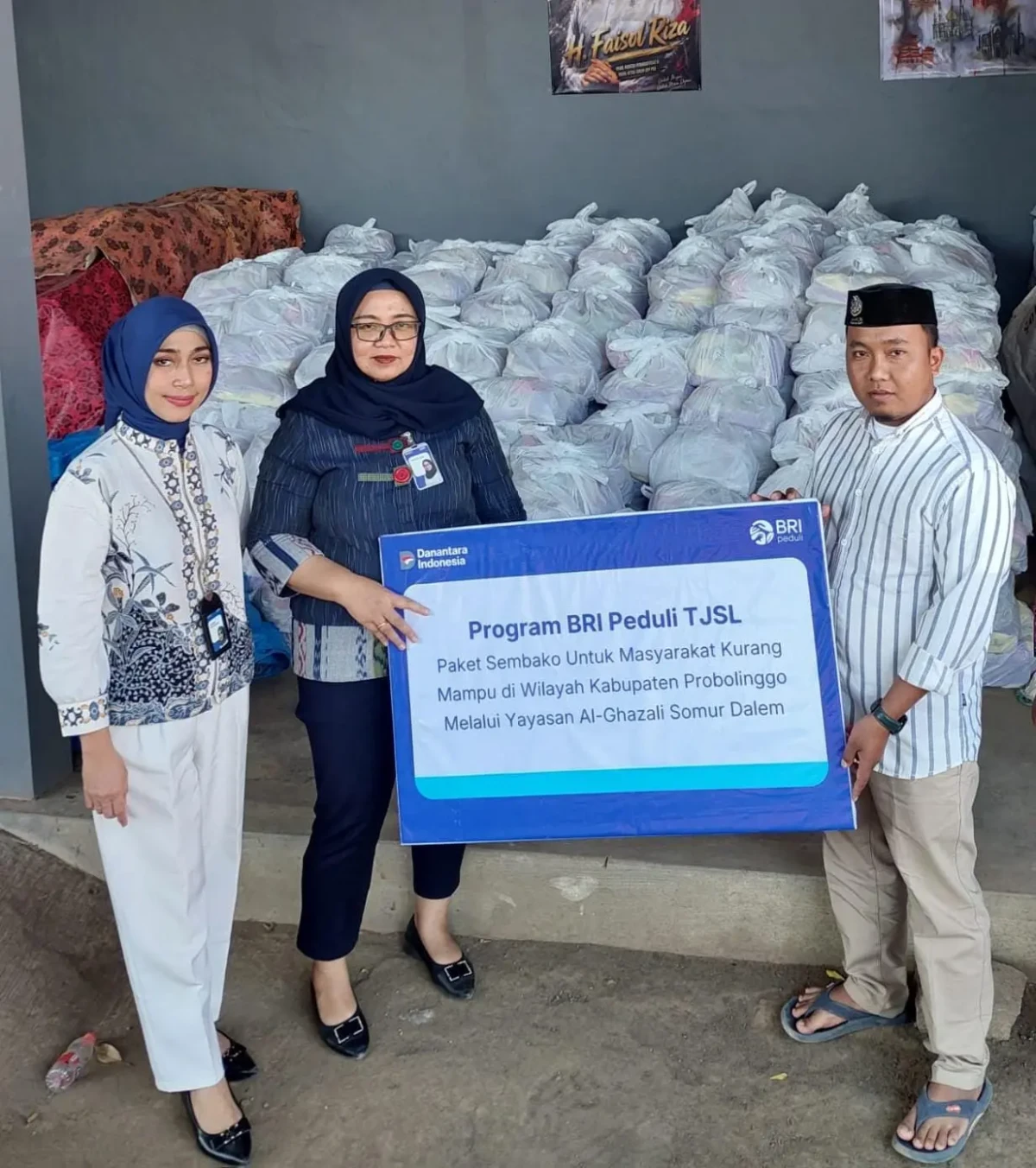 BRI Peduli salurkan paket sembako untuk masyarakat kurang mampu di Probolinggo (Sumber: BRI Probolinggo)