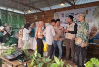 Kolaborasi dengan Komunitas Sedekah Subuh Tomohon menghadirkan perlengkapan sekolah, tausiah, dan wisata edukatif di Minaleosan Hotspring Tondano
