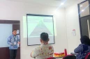 Ghulam Ruchma Algiffary saat memaparkan riset tentang penerapan hukum humaniter dalam konflik Papua pada Konferensi HAM UNS, Solo. (Foto: Ist)