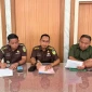 Kasi Pidsus dan Kasi Intel menyampaikan perkembangan kasus dugaan korupsi dana hibah Pramuka (Dok: Istimewa)