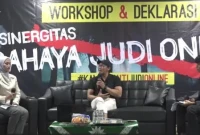 Imam Budi menjadi narasumber workshop bahaya judi online untuk meningkatkan kesadaran dan literasi masyarakat digital.