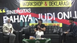 Imam Budi menjadi narasumber workshop bahaya judi online untuk meningkatkan kesadaran dan literasi masyarakat digital.