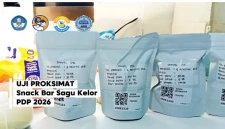 Sampel produk fungsional Snack Bar Sagu Kelor hasil formulasi Tim Peneliti PDP STIKES Bhakti Pertiwi Luwu Raya yang siap melalui uji laboratorium