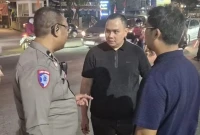 Sekretaris DPW PSI Kalbar Eddo Susanto di lokasi kecelakaan. Foto: Dok. Satlantas Polresta Pontianak