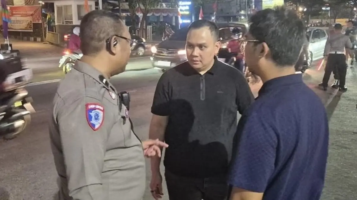 Sekretaris DPW PSI Kalbar Eddo Susanto di lokasi kecelakaan. Foto: Dok. Satlantas Polresta Pontianak