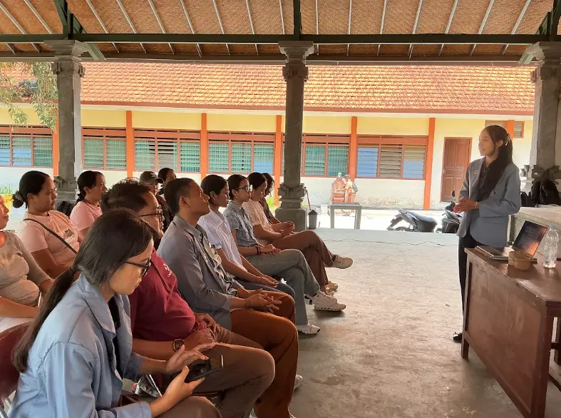 Program Penguatan Kapasitas Organisasi Kemahasiswaan (PPK Ormawa) HMJ Manajemen Undiksha melalui program SEGARAKANTI. (Foto: Dok/Ist).