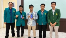 Mahasiswa UNJ mengembangkan PsyCare, chatbot AI inovatif untuk membantu siswa bercerita dan memperkuat layanan bimbingan konseling di sekolah.
