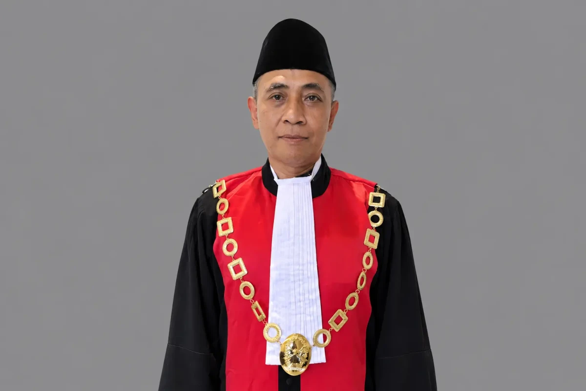 Sri Hananta Ketua Pengadilan Negeri (PN) Andoolo yang dipecat (Gambar: Istimewa)