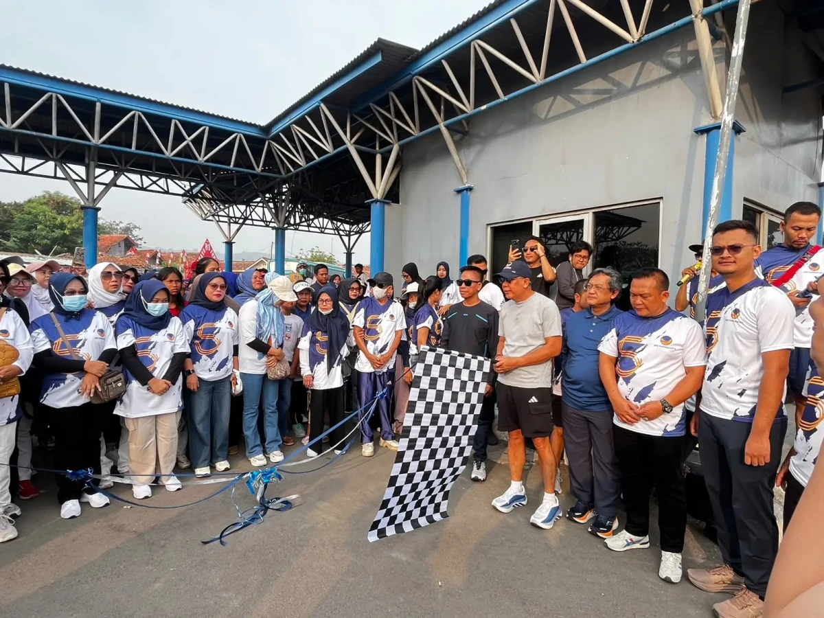 Ribuan warga ikuti kegiatan jalan santai Nasdem Purwakarta 
