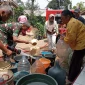 Danramil bersama anggota Koramil 01/Wanayasa menyalurkan air bersih kepada warga Kampung Bayuwangi, Desa Babakan, Kecamatan Wanayasa, Purwakarta, di tengah kemarau berkepanjangan