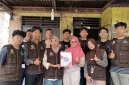 Mahasiswa KKN UINSU Desa Sempajaya Dusun III bersama pelaku UMKM dalam pelaksanaan program digitalisasi UMKM melalui pembuatan Google Maps dan QR Code pembayaran, Kamis (20/8/2026).