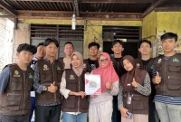 Mahasiswa KKN UINSU Desa Sempajaya Dusun III bersama pelaku UMKM dalam pelaksanaan program digitalisasi UMKM melalui pembuatan Google Maps dan QR Code pembayaran, Kamis (20/8/2026).