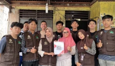 Mahasiswa KKN UINSU Desa Sempajaya Dusun III bersama pelaku UMKM dalam pelaksanaan program digitalisasi UMKM melalui pembuatan Google Maps dan QR Code pembayaran, Kamis (20/8/2026).