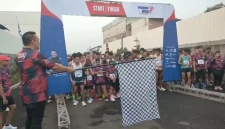 Yadi Rusmayadi membuka Fun Run 7K PodioRun