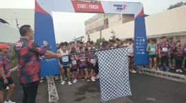 Yadi Rusmayadi membuka Fun Run 7K PodioRun