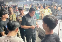 Kabid Trantibum Satpol PP Kabupaten Purwakarta Teguh Juarsa lakukan patroli jam malam