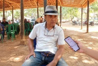 Om Dase, tokoh masyarakat Desa Koranji, Kec Purwadadi, Kab Subang, saat menyampaikan pandangan terkait pelayanan pengobatan gratis bagi masyarakat.