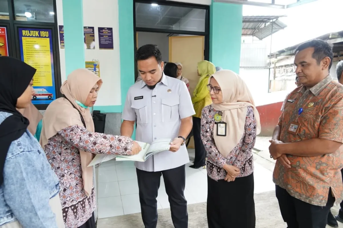 Wali Kota Cilegon Robinsar pantau Puskesmas Ciwandan.