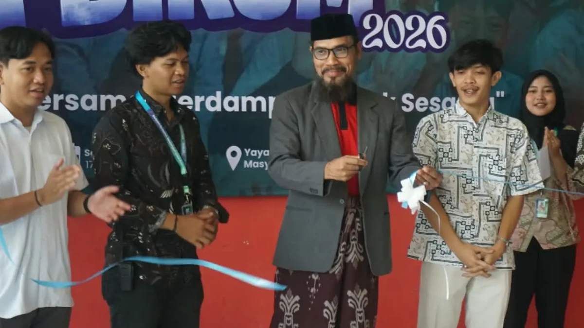 DEMA FDIKOM UIN Syarif Hidayatullah Jakarta melaksanakan kegiatan Bakti Sosial (Bansos) FDIKOM 2026 di Panti YPMS Kedaung. (Foto: Dok/Ist).