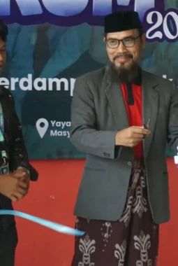 DEMA FDIKOM UIN Jakarta Sambangi Panti YPMS Kedaung, Perkuat Solidaritas Lewat Bansos 2026