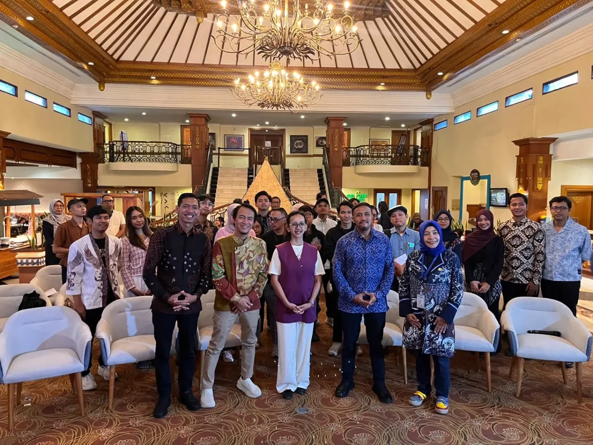 Kanjeng Ratu Bendara bersama para tamu undangan dan pihak penyelenggara dalam rangkaian Jogja Cultural Wellness Festival (JCWF) 2026 yang mengusung tema “RECONNECT: Reconnecting People, Culture & Wellbeing” di Yogyakarta.